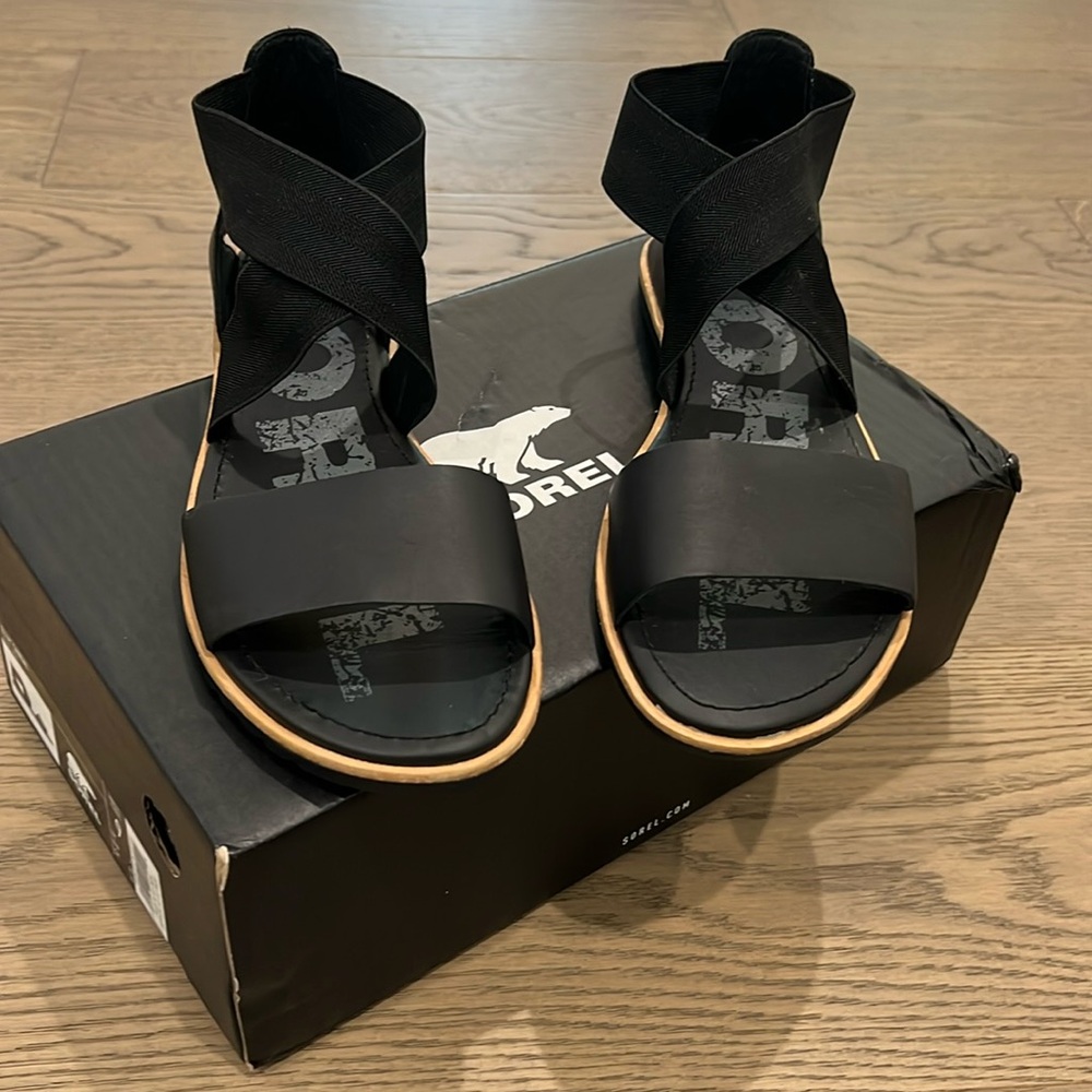 Sorel Women’s sandals. Black, sz 9